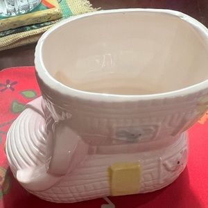Vintage ceramic baby bootie planter, Rubens Originals, made in Taiwan sticker.